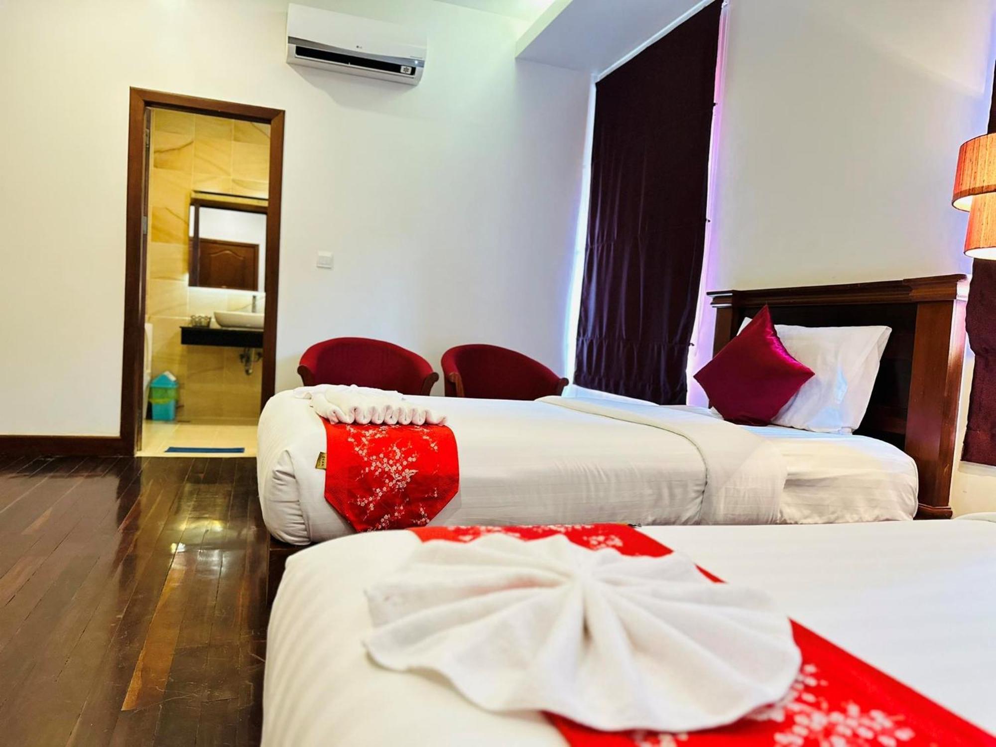 Holy Angkor Hotel Siem Reap Exterior photo